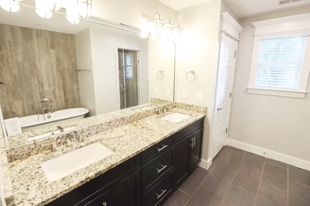 $3,300 | 1036 Burchwood Avenue, Nashville, TN 37216