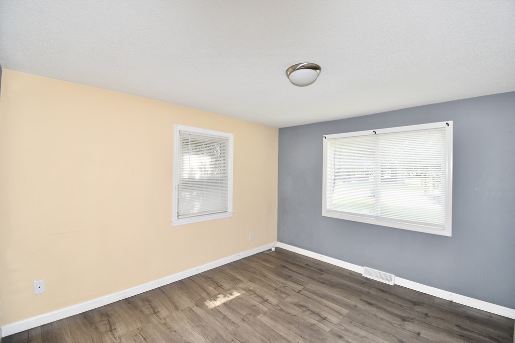 143 Stuart Street Springfield, MA 01119 - Photo 10 of 28 Gallery Image 10