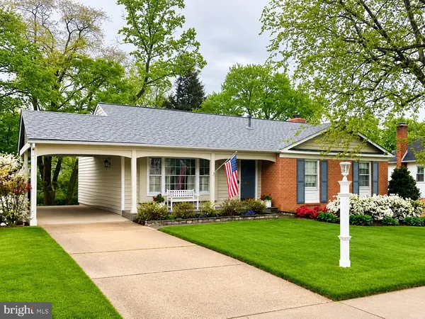 $968,500 | 8322 Briar Creek Drive, Annandale, VA 22003