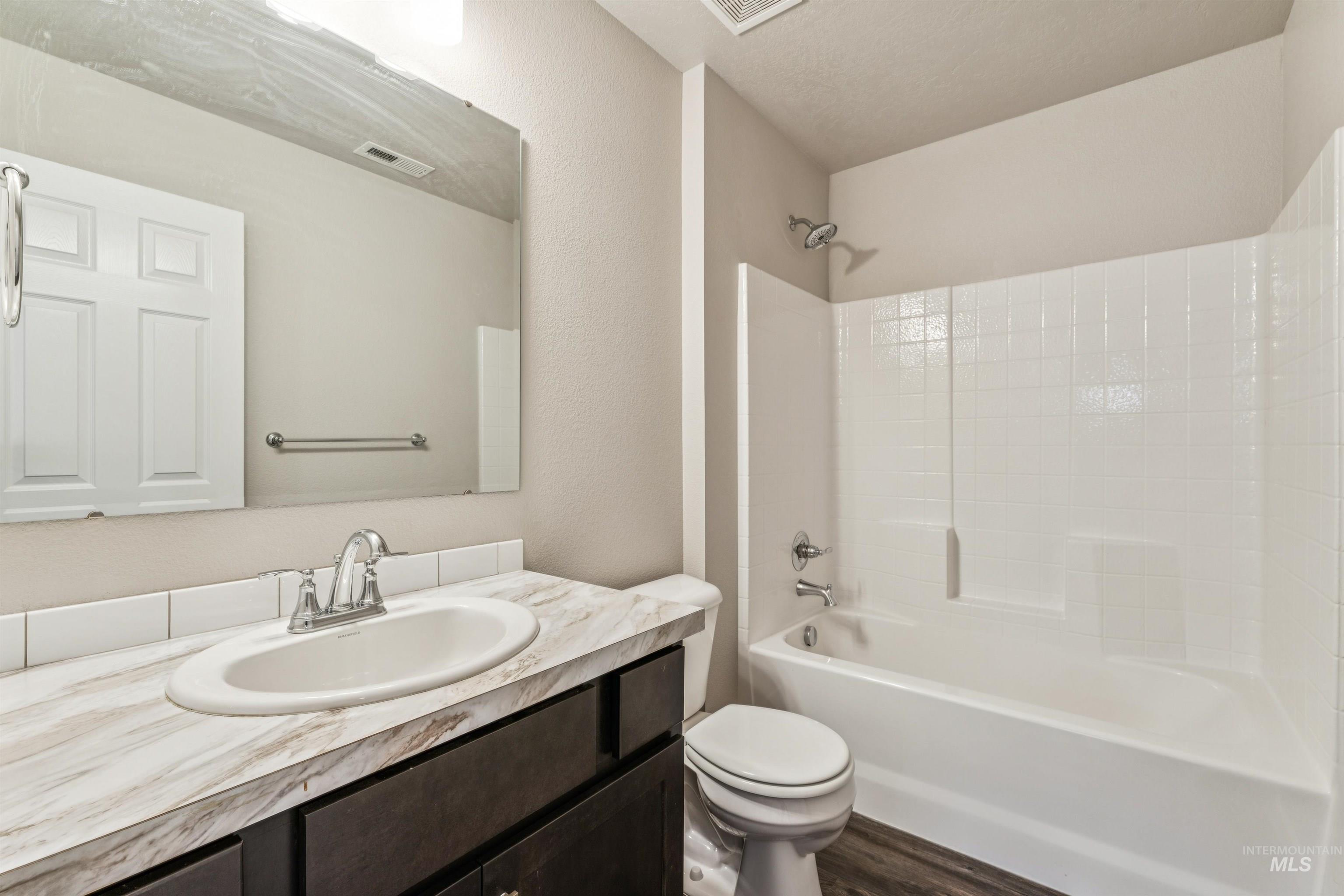 9968 West Smoke Ranch Drive Boise, ID 83709 - Photo 37 of 45 Full Bathroom 2