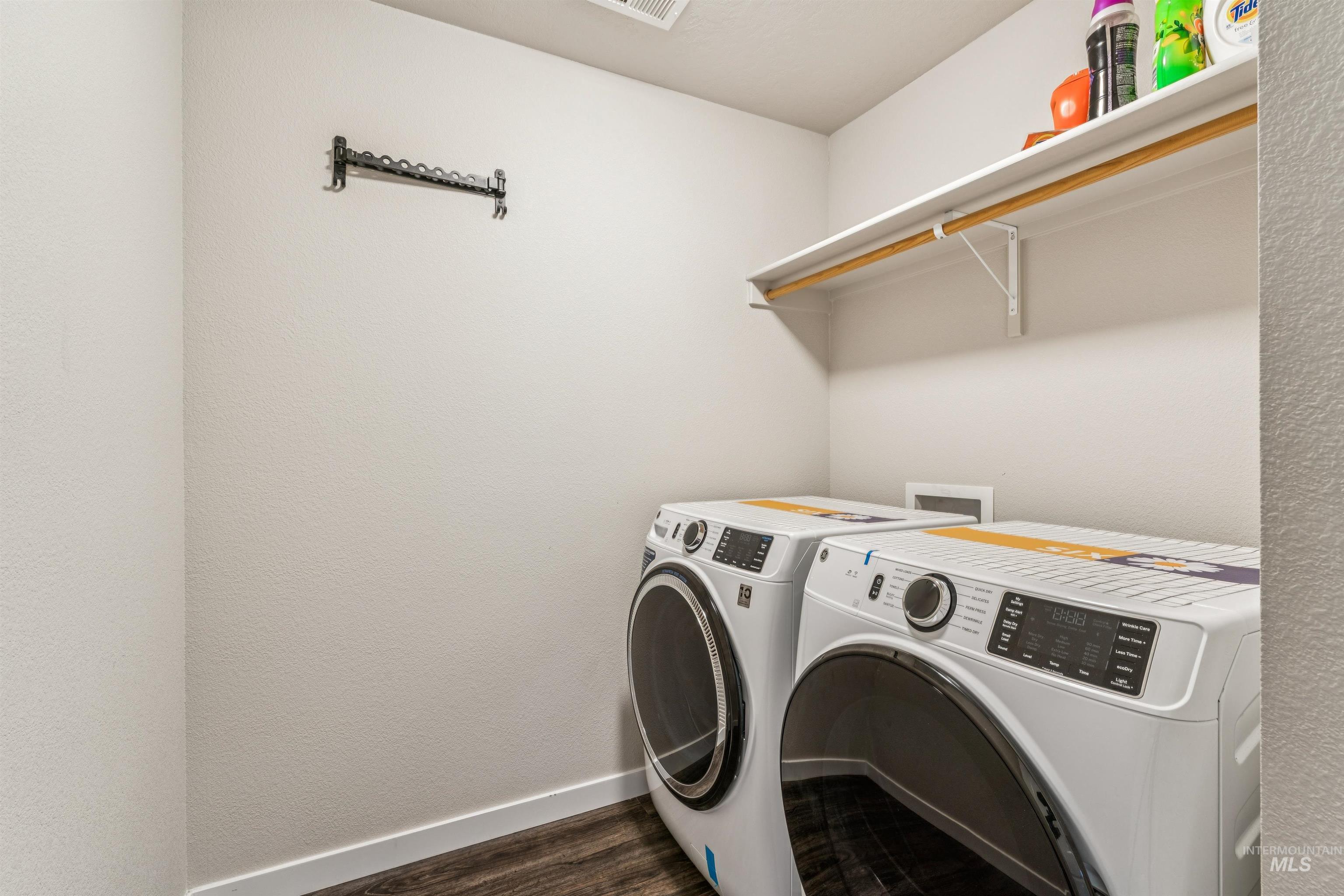 9968 West Smoke Ranch Drive Boise, ID 83709 - Photo 38 of 45 Upstairs laundry