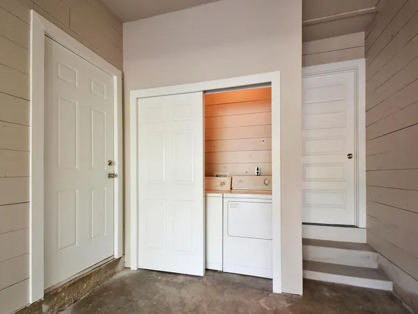 $3,000 | 5219 Woodrow Avenue, Austin, TX 78756