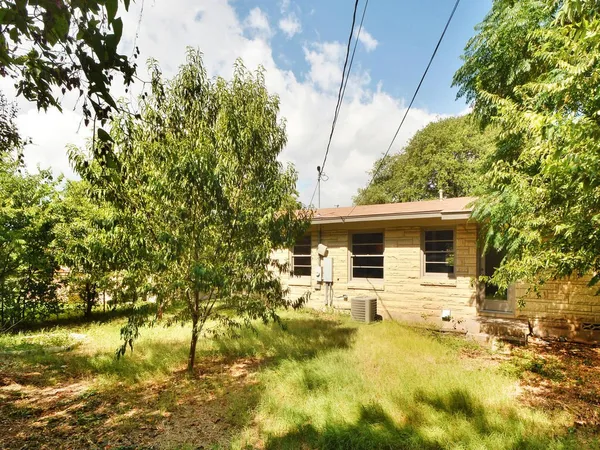 $3,000 | 5219 Woodrow Avenue, Austin, TX 78756
