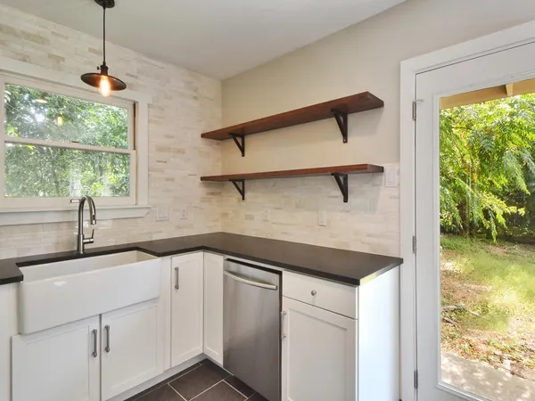 $3,000 | 5219 Woodrow Avenue, Austin, TX 78756