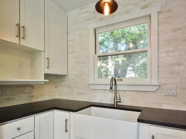 $3,000 | 5219 Woodrow Avenue, Austin, TX 78756