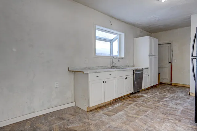 $219,000 | E8834 County Road North, New London, WI 54961