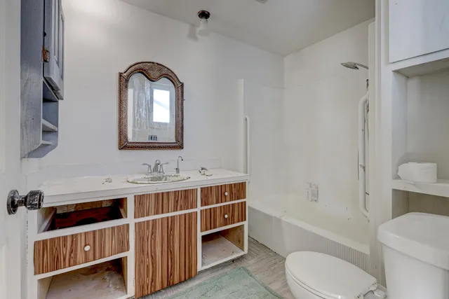 $219,000 | E8834 County Road North, New London, WI 54961