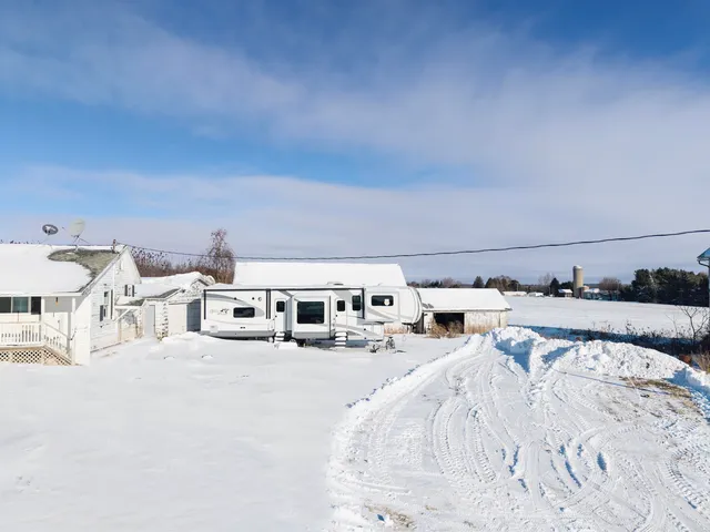 $219,000 | E8834 County Road North, New London, WI 54961