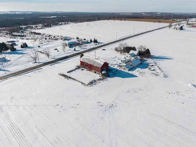 $219,000 | E8834 County Road North, New London, WI 54961