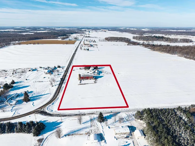 $219,000 | E8834 County Road North, New London, WI 54961