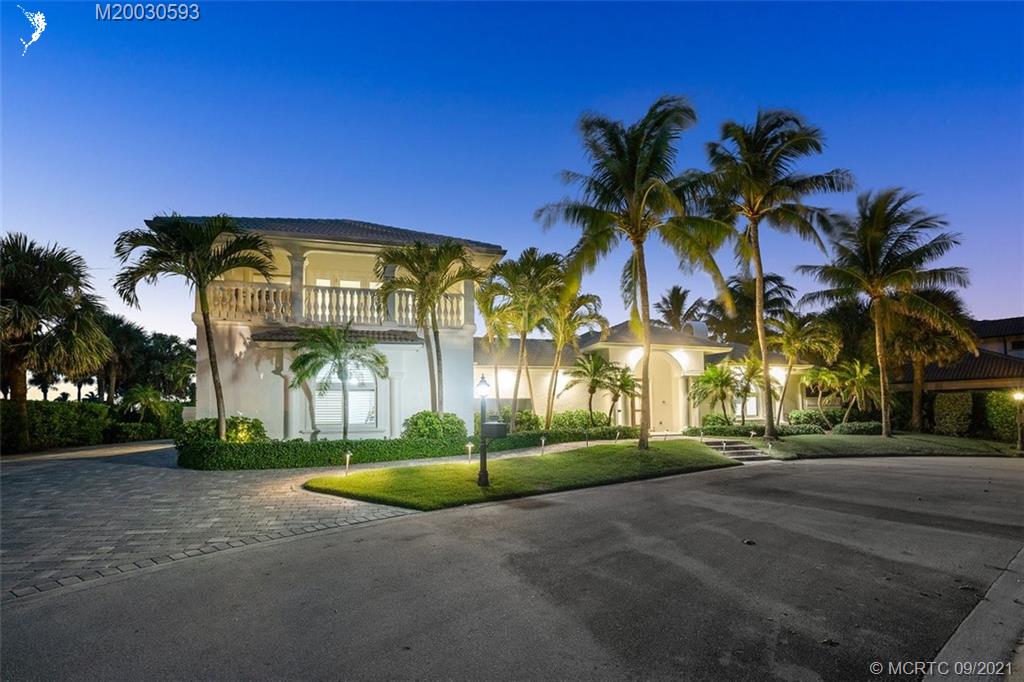 1904 Southeast Sailfish Point Boulevard Stuart, FL 34996 - Photo 34 of 72 a view of a volley ball court