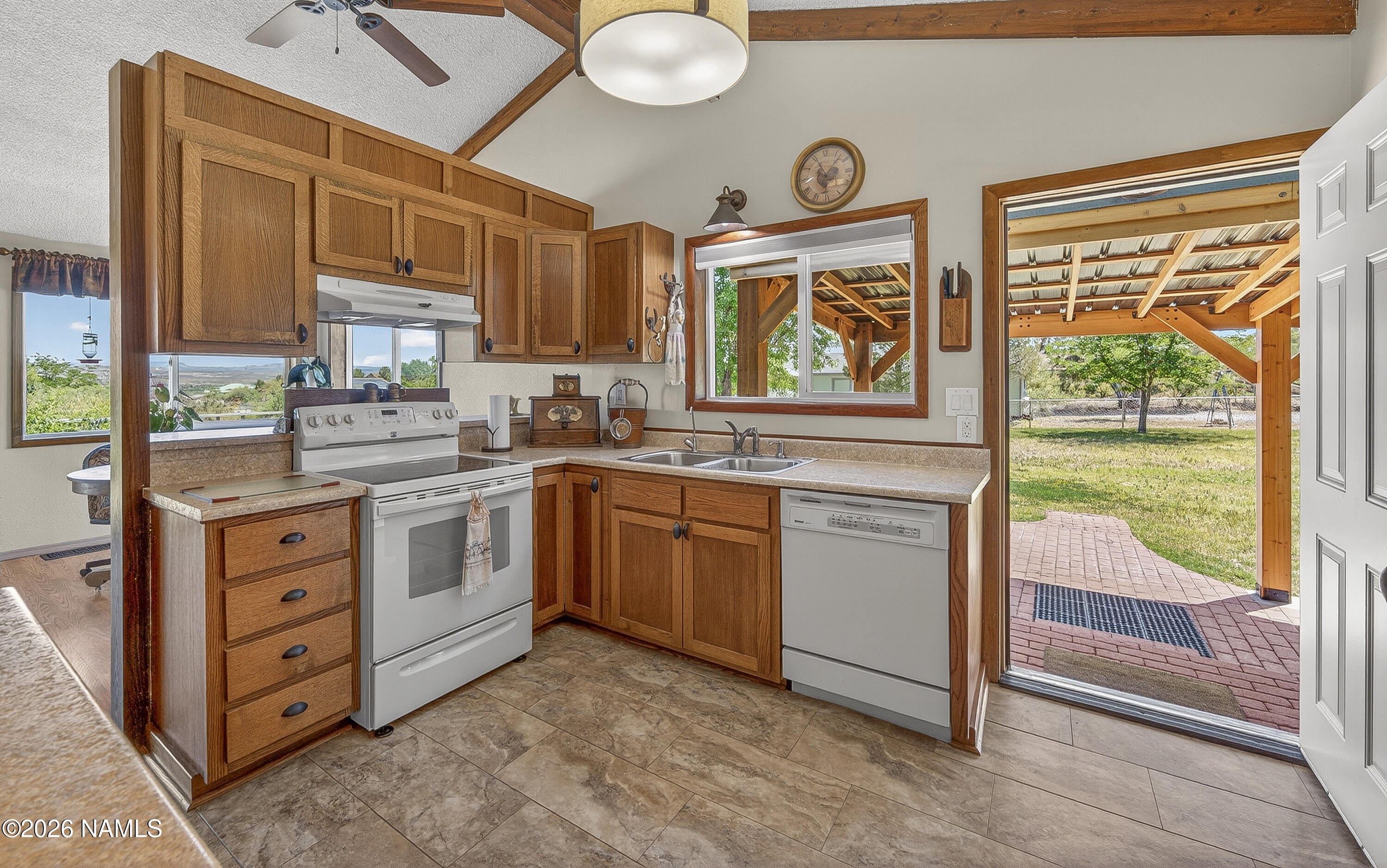 633 Oasis Road Camp Verde, AZ 86322 - Photo 18 of 47 Kitchen