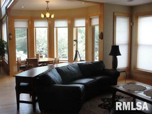 6800 Jersey Ridge Road Davenport, IA 52807 - Photo 11 of 24 Gallery Image 11