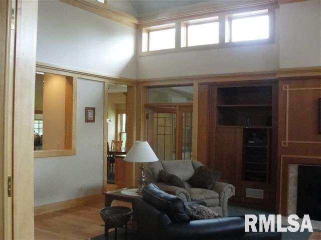 6800 Jersey Ridge Road Davenport, IA 52807 - Photo 12 of 24 Gallery Image 12