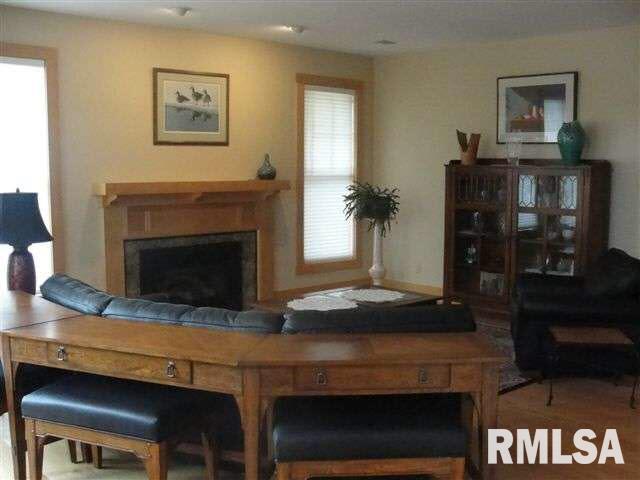 6800 Jersey Ridge Road Davenport, IA 52807 - Photo 13 of 24 Gallery Image 13