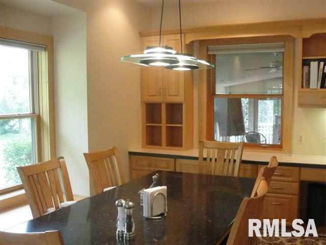 6800 Jersey Ridge Road Davenport, IA 52807 - Photo 6 of 24 Gallery Image 6