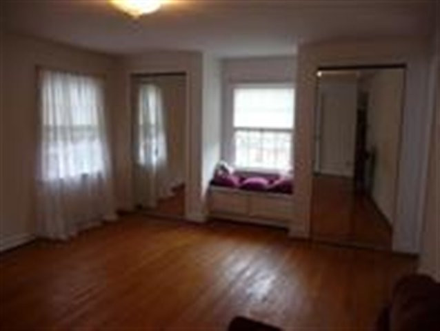 27 Clarendon Road Albany, NY 12203 - Photo 7 of 12 Photo 7