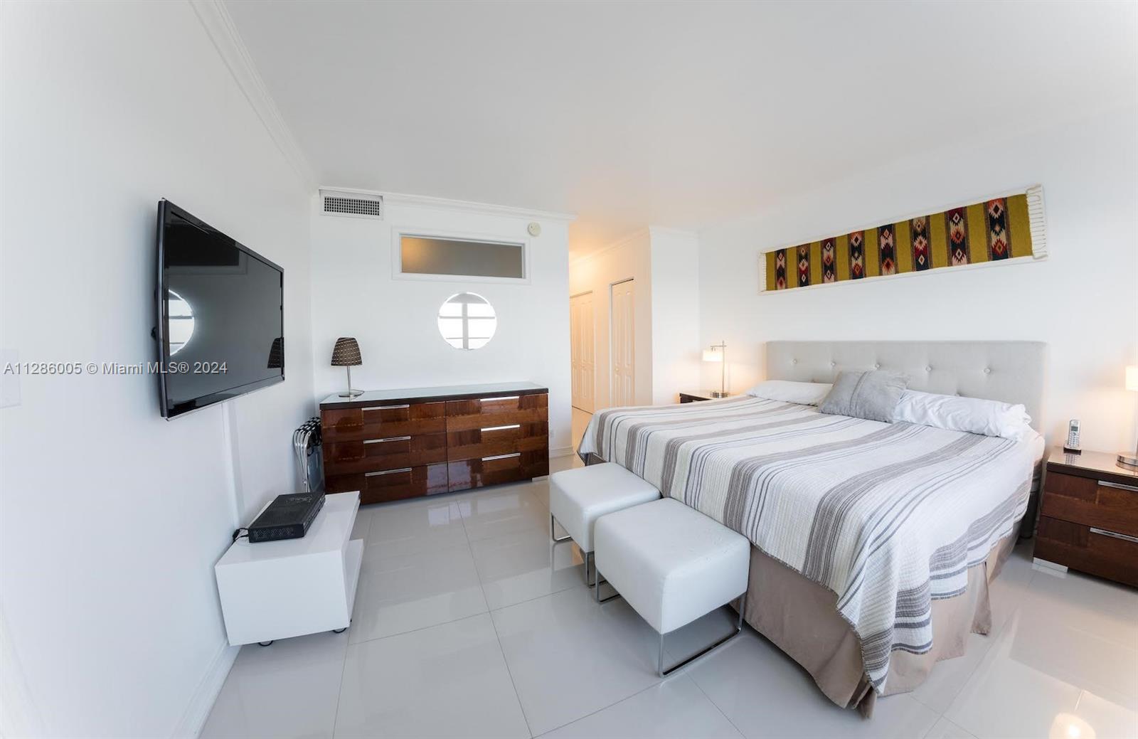 5601 Collins Avenue, Unit 1206 Miami Beach, FL 33140 - Photo 12 of 54