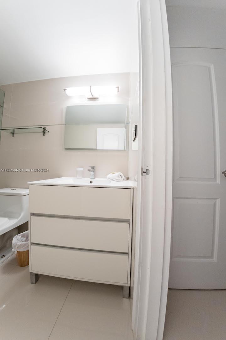 5601 Collins Avenue, Unit 1206 Miami Beach, FL 33140 - Photo 15 of 54