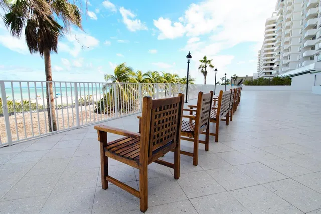 $5,000 | 5601 Collins Avenue, Unit 1206, Miami Beach, FL 33140