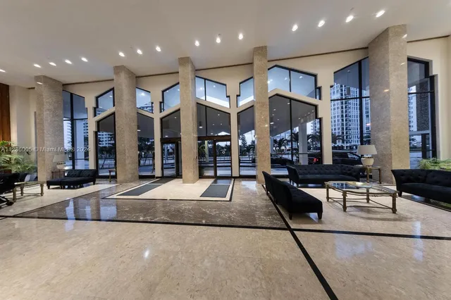 $5,000 | 5601 Collins Avenue, Unit 1206, Miami Beach, FL 33140