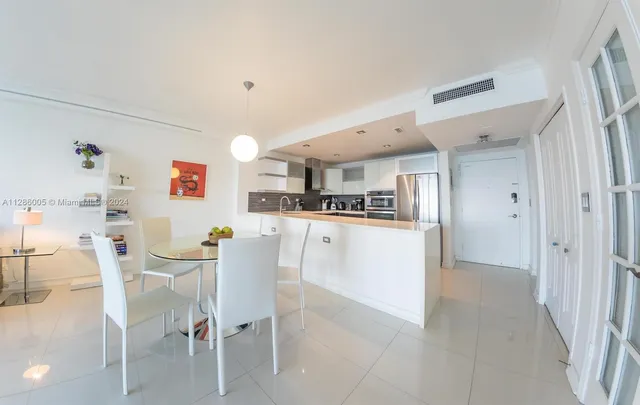 $5,000 | 5601 Collins Avenue, Unit 1206, Miami Beach, FL 33140