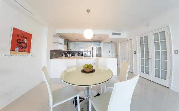 $5,000 | 5601 Collins Avenue, Unit 1206, Miami Beach, FL 33140