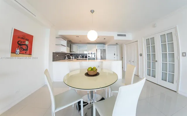 $5,000 | 5601 Collins Avenue, Unit 1206, Miami Beach, FL 33140