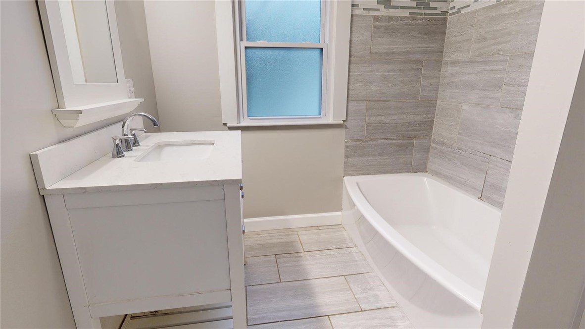 329 South Woodale Avenue Decatur, IL 62522 - Photo 10 of 24 Gallery Image 10