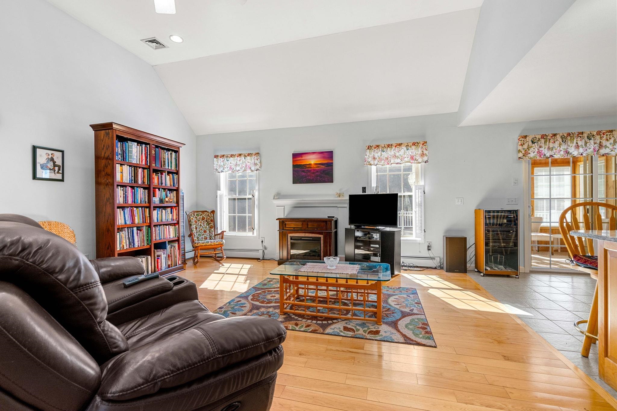 21 Penacook Road Sandown, NH 03873 - Photo 13 of 50