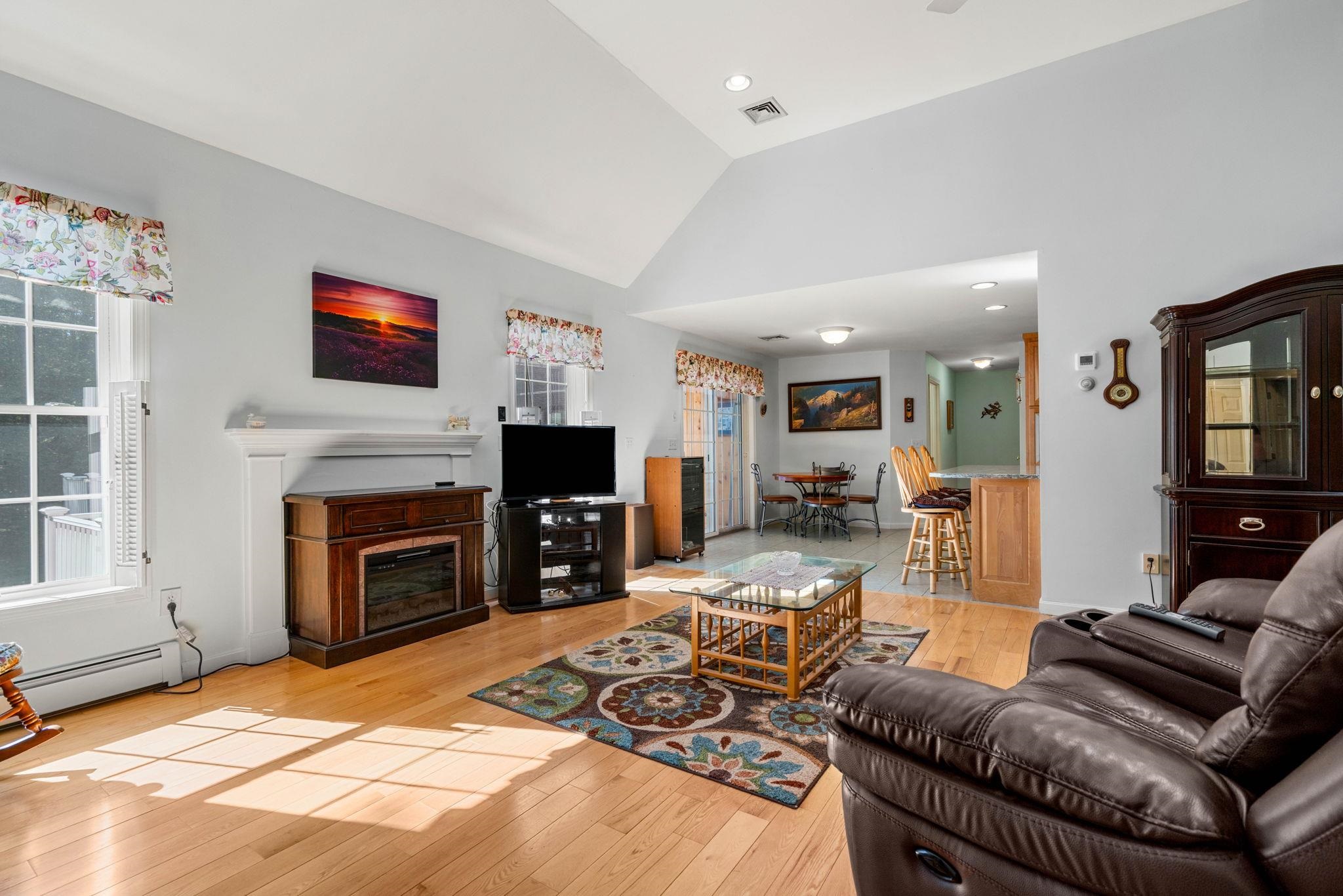 21 Penacook Road Sandown, NH 03873 - Photo 14 of 50