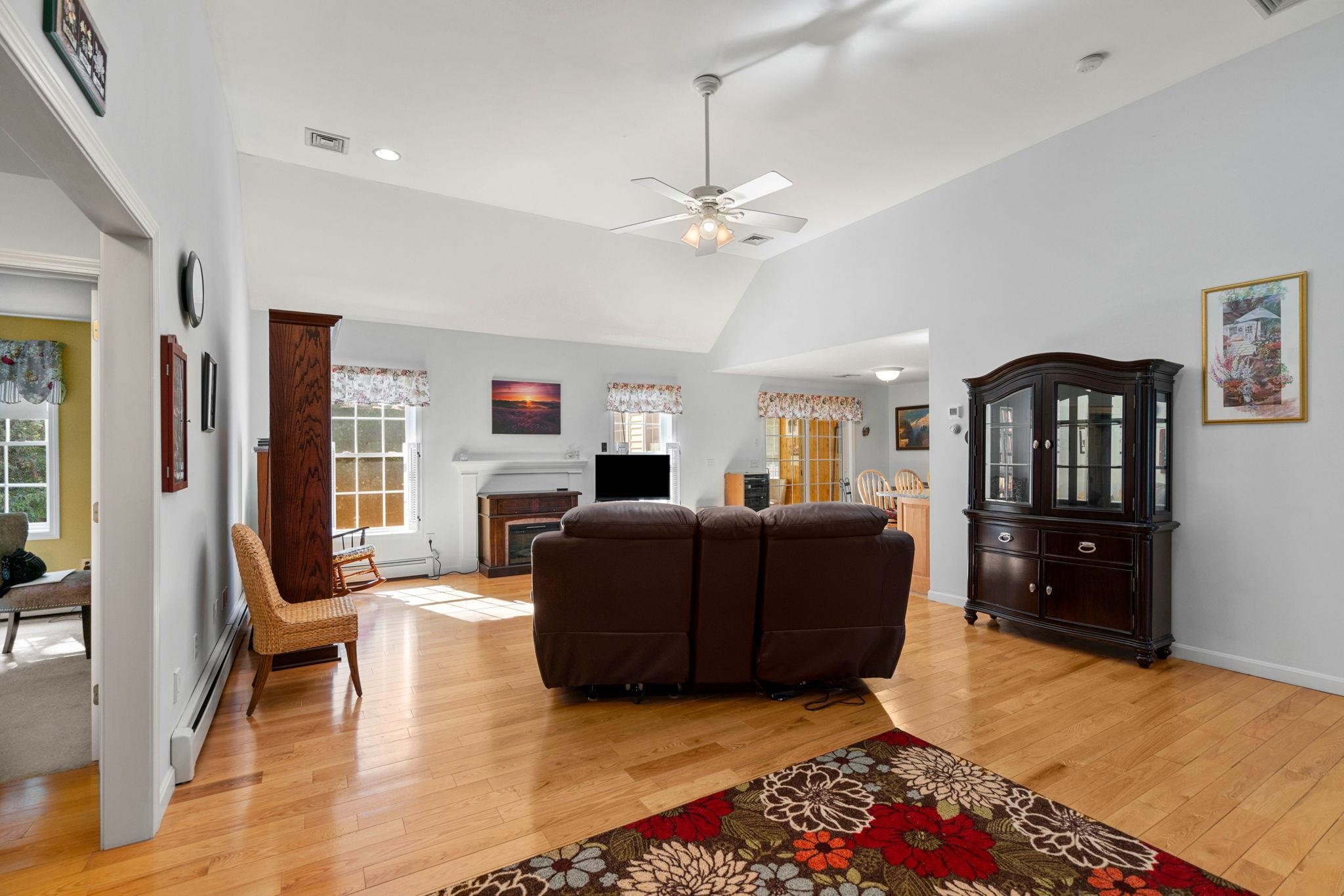 21 Penacook Road Sandown, NH 03873 - Photo 16 of 50