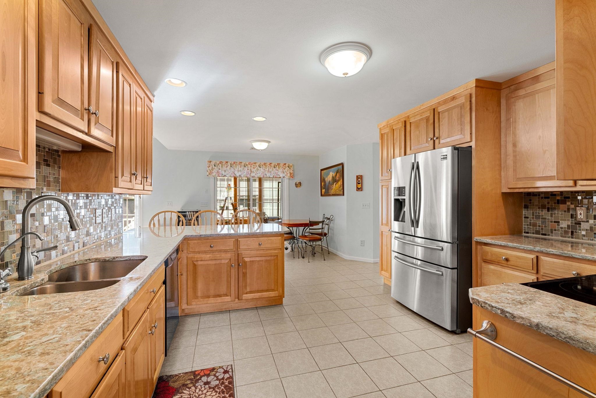 21 Penacook Road Sandown, NH 03873 - Photo 4 of 50
