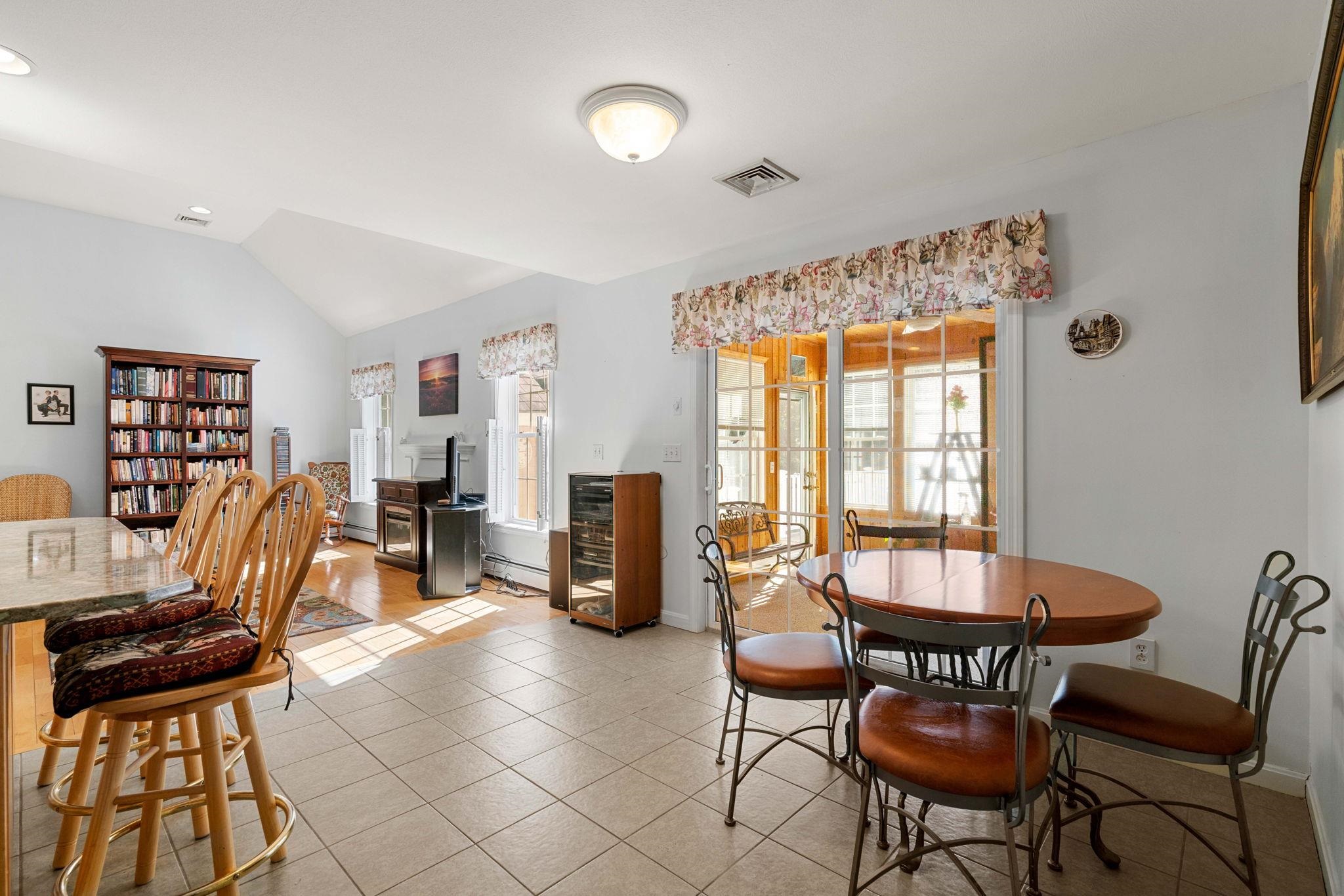 21 Penacook Road Sandown, NH 03873 - Photo 9 of 50