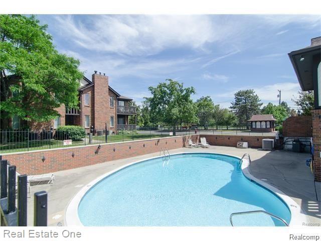 29346 Wellington Road West Southfield, MI 48034 - Photo 27 of 27