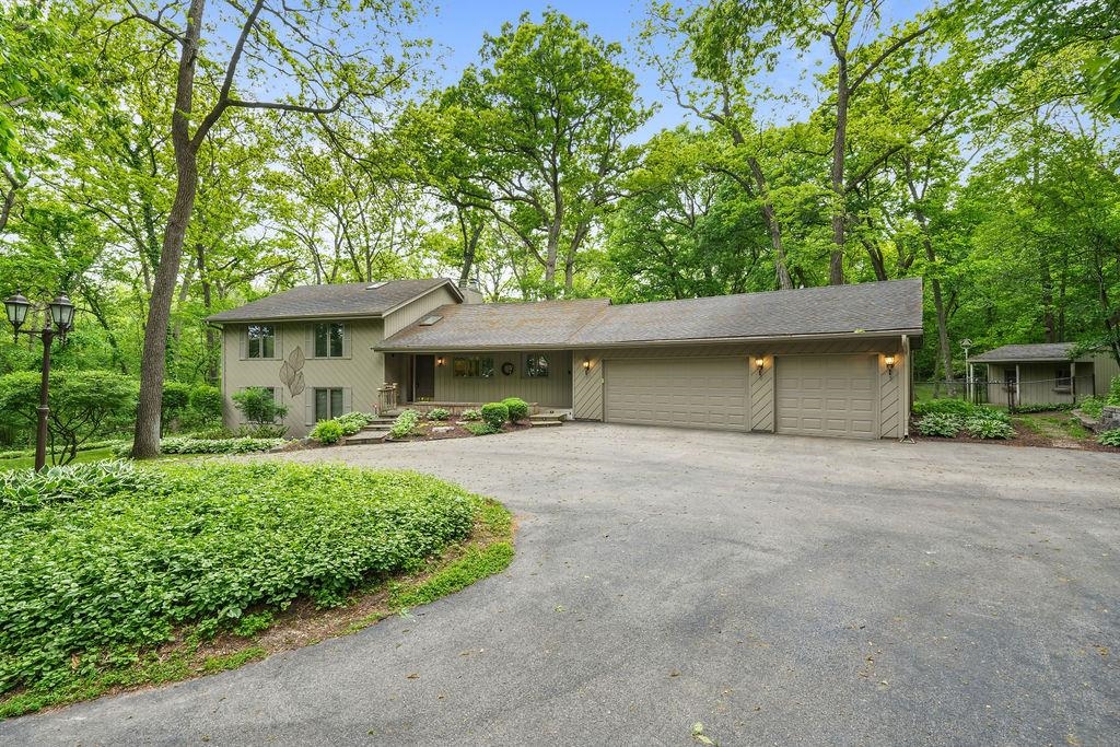 10876 Crockett Road Roscoe, IL 61073 - Photo 3 of 58