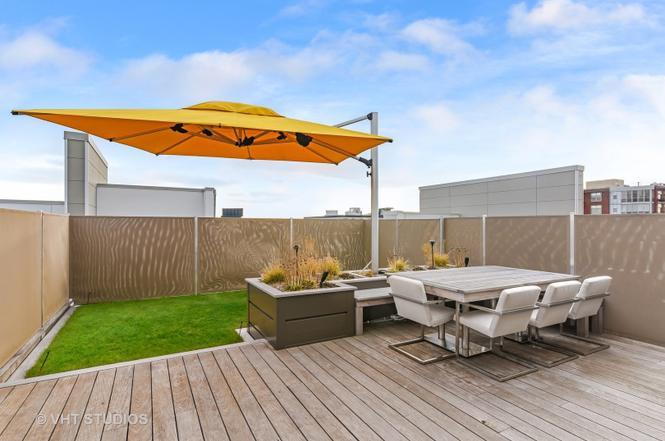 1132 West Adams Street, Unit PHE Chicago, IL 60607 - Photo 16 of 23 a outdoor view with a sitting space