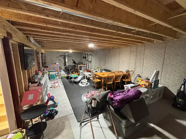 $519,900 | 615 Lambert Drive, Slinger, WI 53086