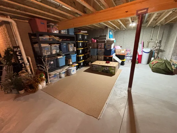 $519,900 | 615 Lambert Drive, Slinger, WI 53086
