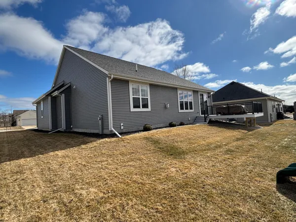 $519,900 | 615 Lambert Drive, Slinger, WI 53086