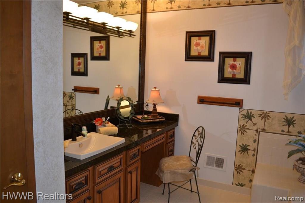 3424 Wedgewood Drive Rochester Hills, MI 48306 - Photo 19 of 43