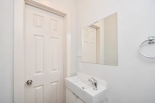 $1,525 | 4108 McKinney Street, Houston, TX 77023