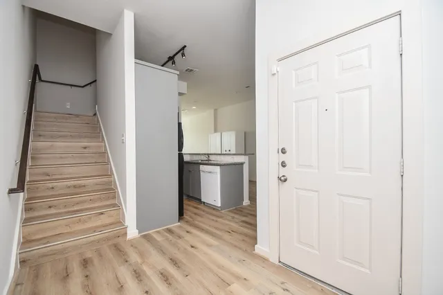 $1,525 | 4108 McKinney Street, Houston, TX 77023