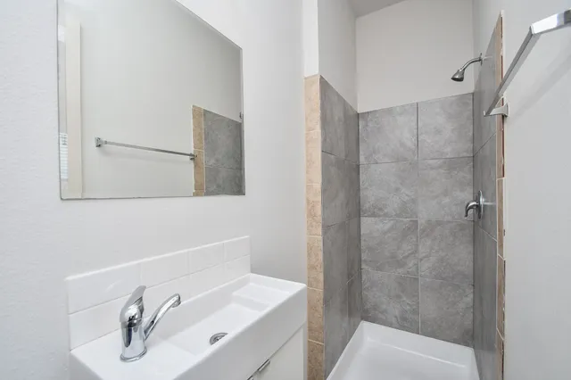 $1,525 | 4108 McKinney Street, Houston, TX 77023