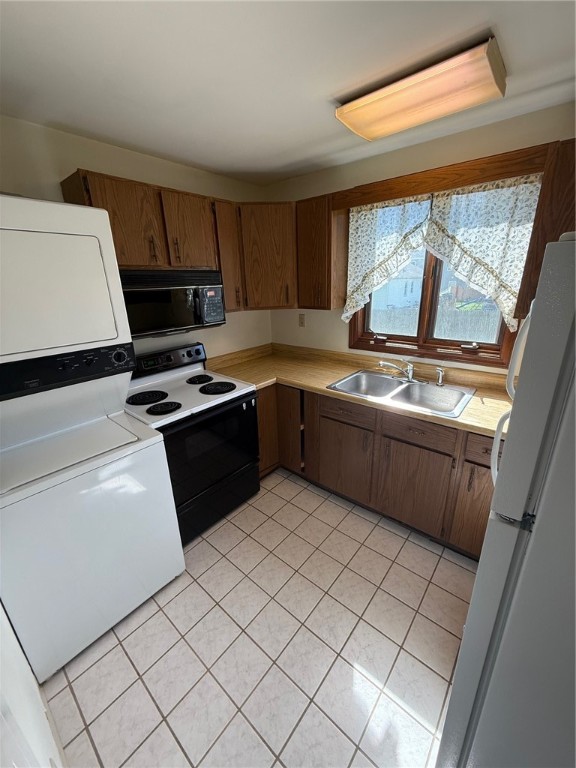 93 Manila Avenue Woonsocket, RI 02895 - Photo 12 of 35