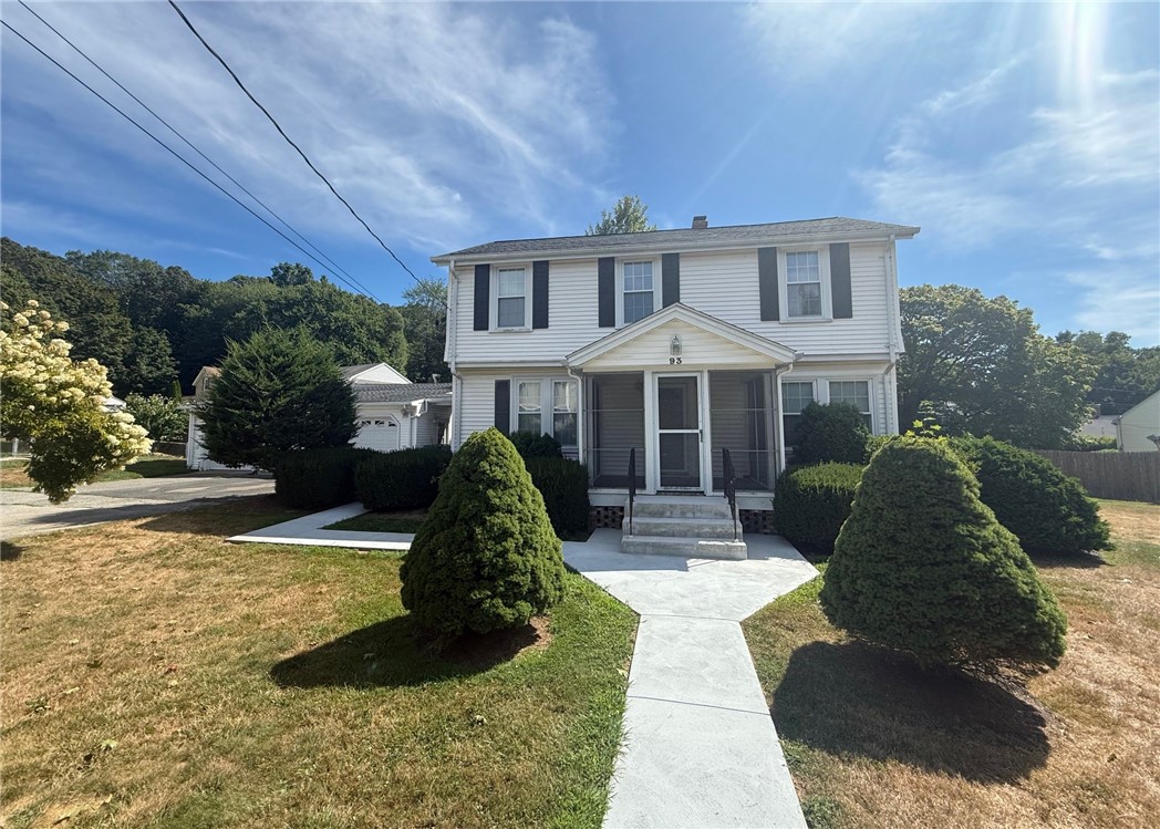 93 Manila Avenue Woonsocket, RI 02895 - Photo 2 of 35