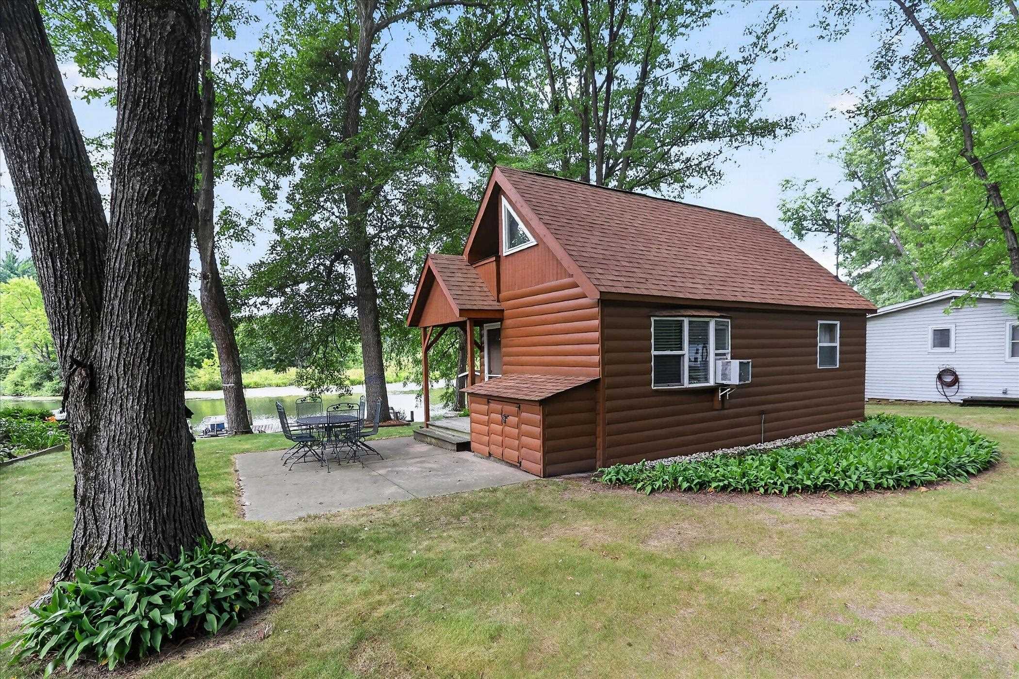 W1049 Cottage Road Brodhead, WI 53520 - Photo 4 of 48