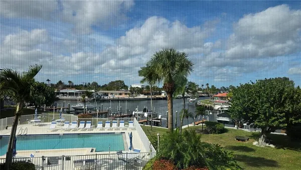 $2,500 | 9604 Cortez Road West, Unit 213, Bradenton, FL 34210