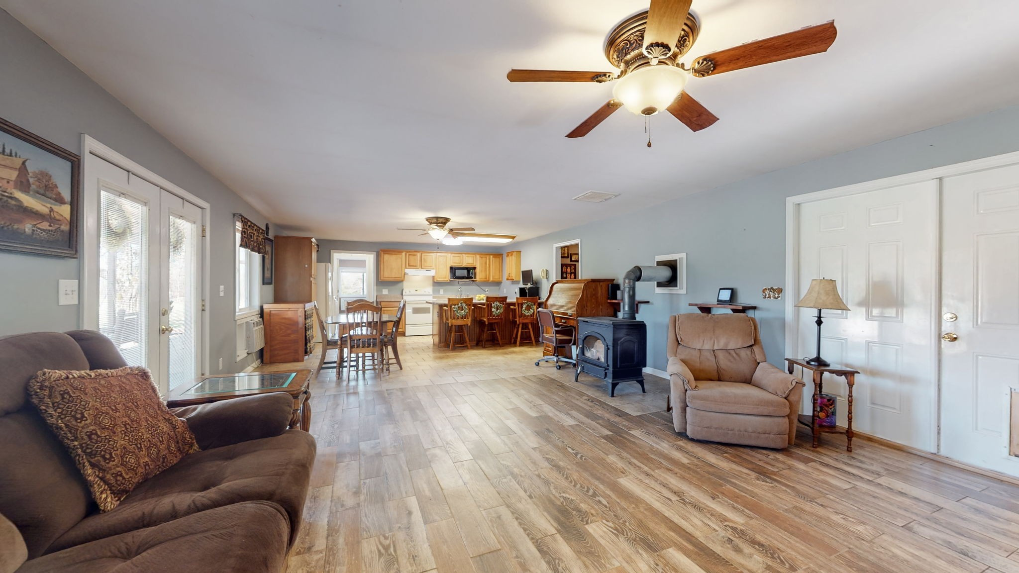 4605 Pyles Road Chapel Hill, TN 37034 - Photo 14 of 28 a living room with furniture