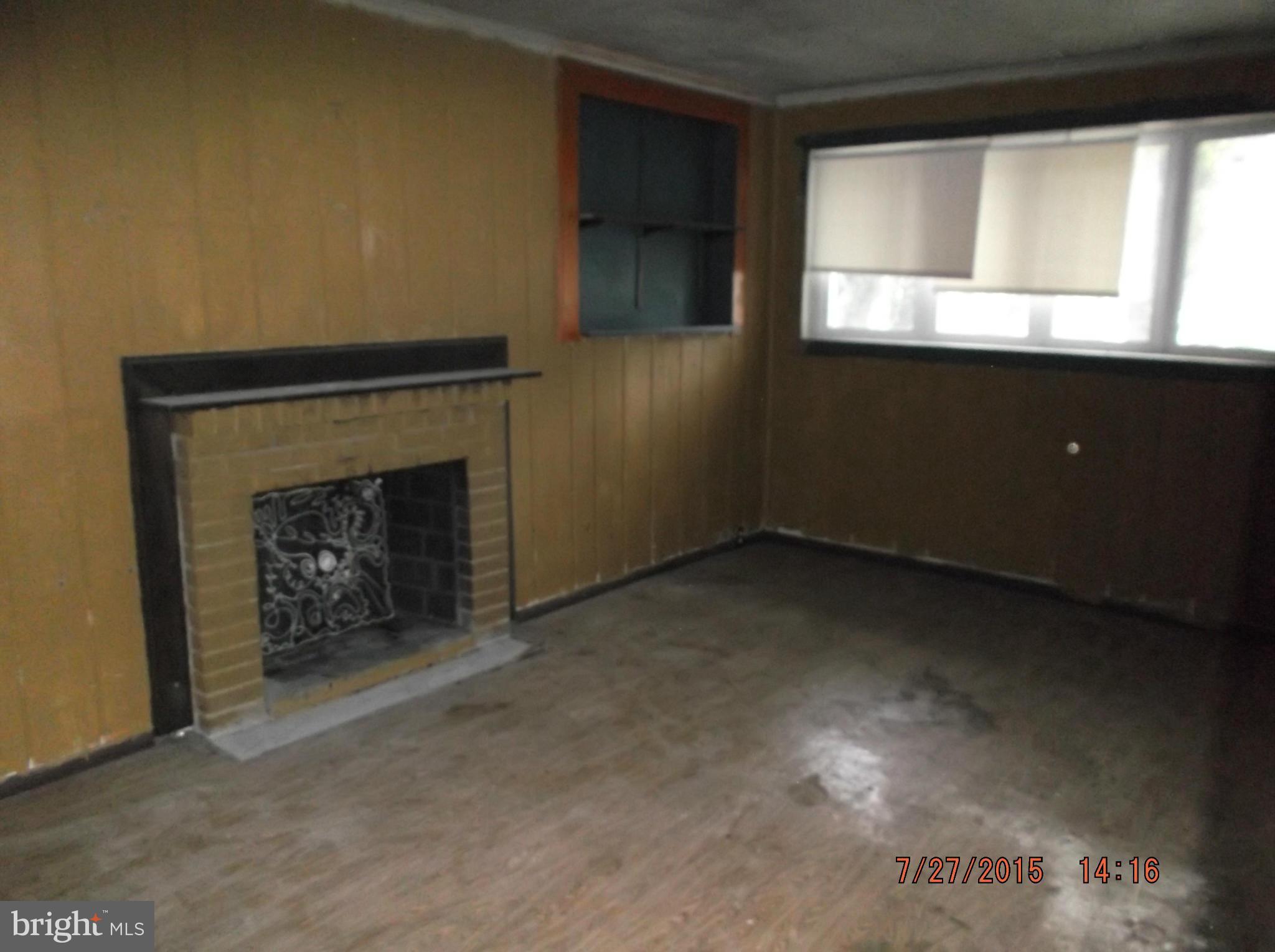 8601 Dangerfield Road Clinton, MD 20735 - Photo 6 of 20 Family Room